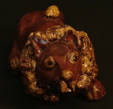 redware lion by Pied Potter Hamelin